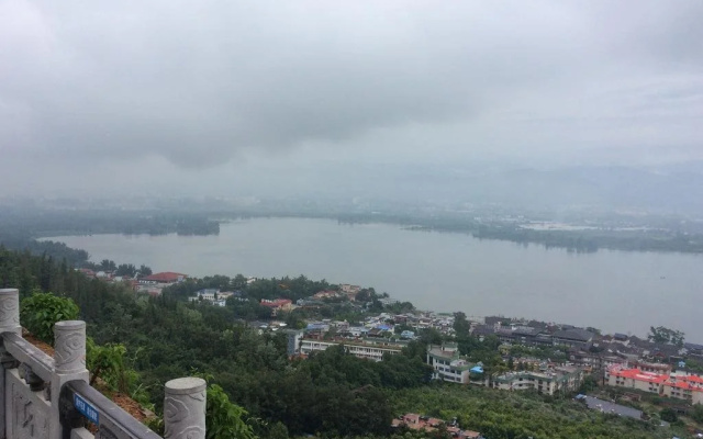Xichang Banshantang Inn