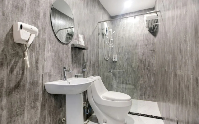 Oyo 1156 3S Hotel