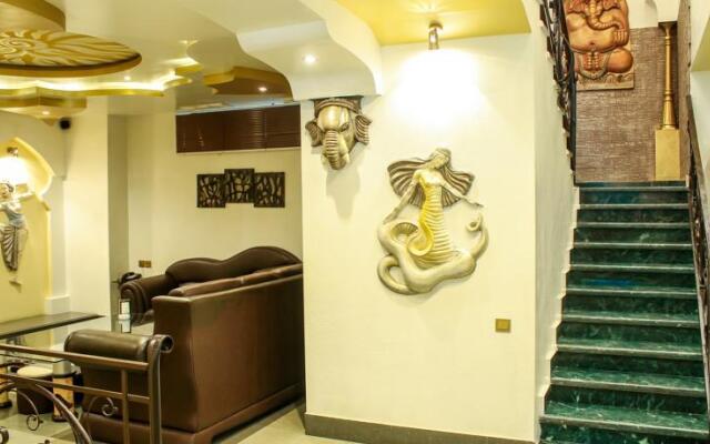 Amira Palace Hotel & Sauna