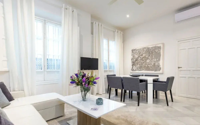 Apartment With 2 Bedrooms Great Location Galera I