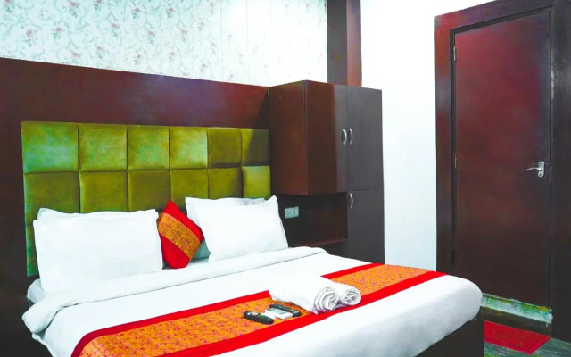 Hotel Cladis - Noida Sector 15 by OYO