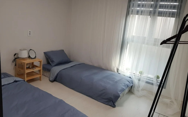 We Home Guesthouse - Hostel