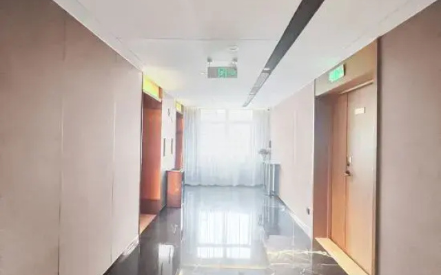 Kyriad Marvelous Hotel（ Jiedong People's Square Branch）