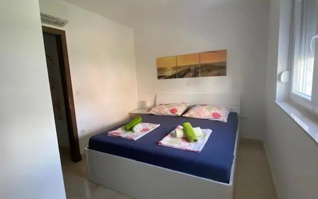 Luxury Apartment Ani with Pool 100m to See