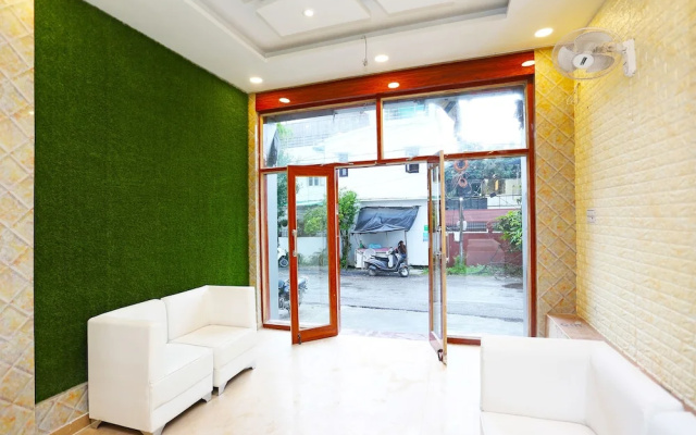 OYO 15566 Hotel Rosewood Inn