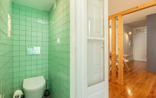 Modern Porto Studio With Essential Amenities