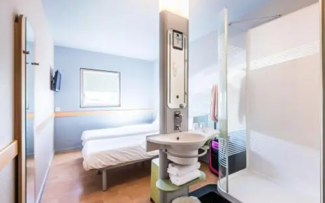ibis budget Amberieu en Bugey/Chateau Gaillard A42