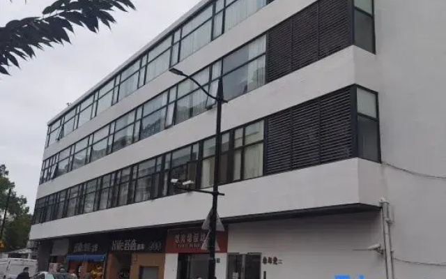 Cheng Apartment
