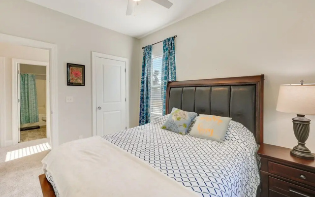 Pet-friendly Wilmington Home - 2 Mi to Riverwalk