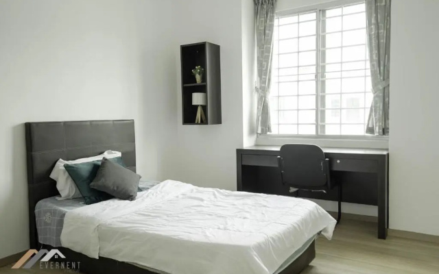 Curtin Waters Homestay by Evernent