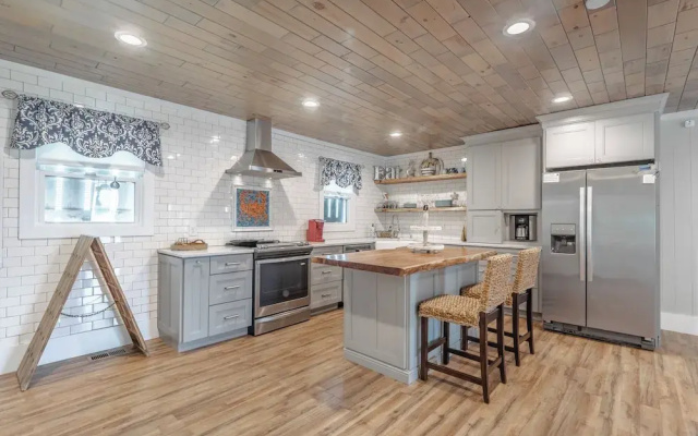 Barefoot Bungalow by Carolina Retreats