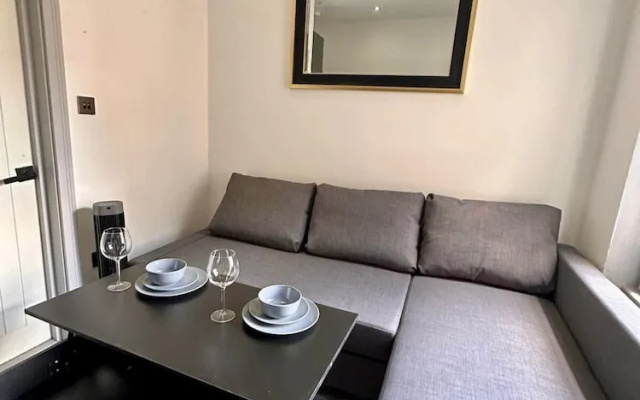 Modern and Spacious Duplex in Earls Court