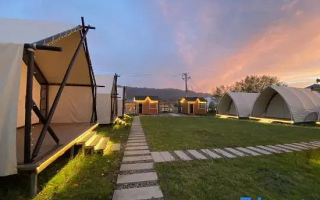Nalati Qili Shantang Wild Luxury Homestay