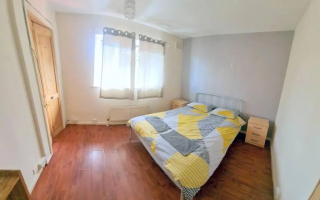 4-bed House in South London