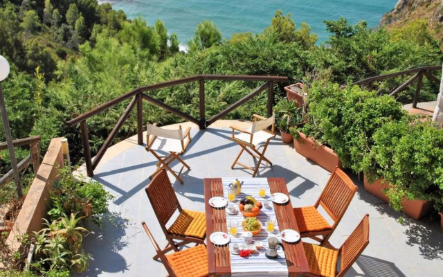House Arborea Sperlonga