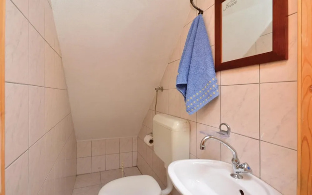 Awesome Home in Grohote With Wifi and 4 Bedrooms