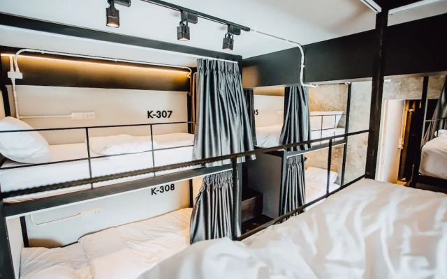 Kampor Co Working Space and Bed