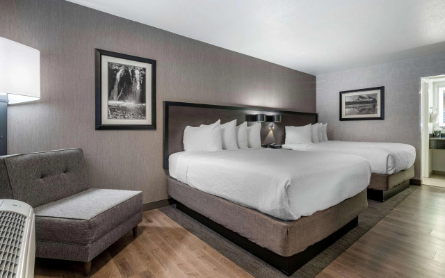 Best Western Plus Hilltop Inn