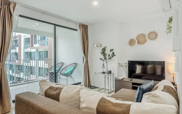 Prime Condo Near Mall & Old Town C185