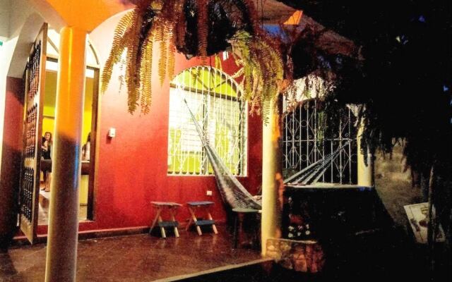 Отель & Hostel Berakah Гондурас, Копан-Руинас - отзывы, цены и фото номеров - забронировать отель & Hostel Berakah онлайн вид на фасад