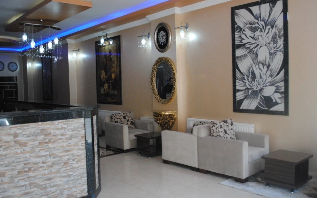 Diamond Suite & Residence
