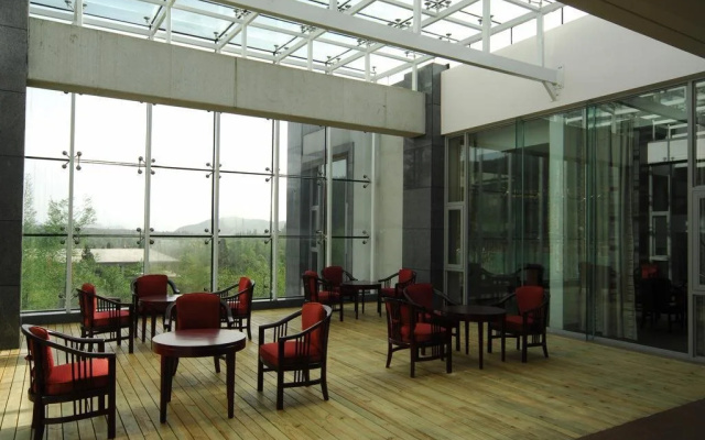 Huasheng Hot Spring Hotel