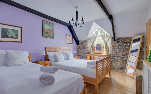 Charming Holiday Home With Lovely Garden