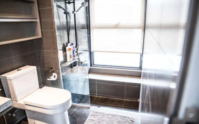 Expressionz Professional Suites by Plush