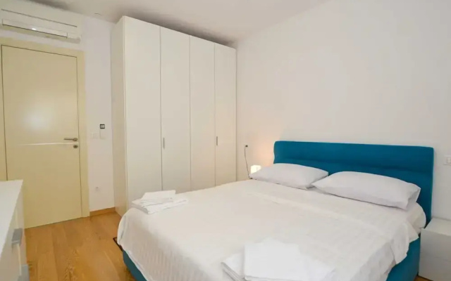 Family Friendly Spacious Apartment With Garden and Terrace
