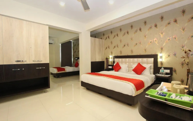 Oyo 4429 Vee Suites