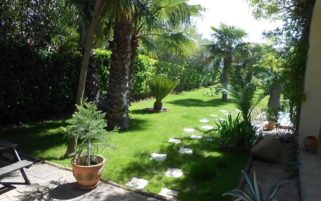 Maison Monica
