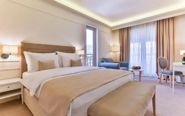 Hotel Crown