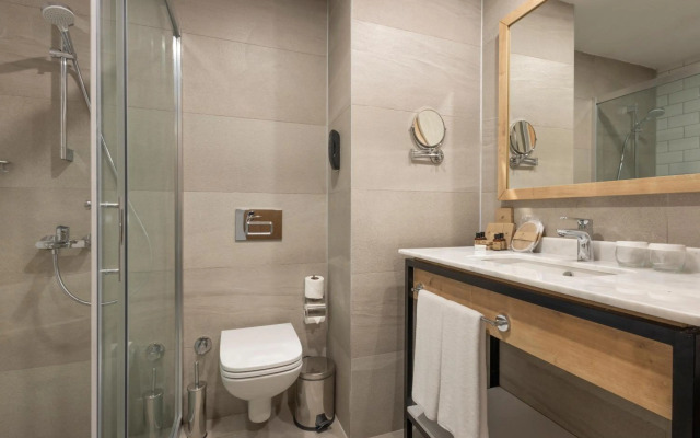 Arcanus Hotels Trendline Side