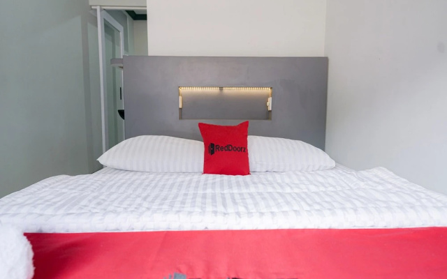 RedDoorz Plus Syariah @ Jalan Endro Suratmin Lampung