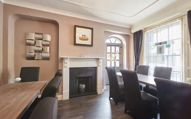 Host Stay Rosedale House