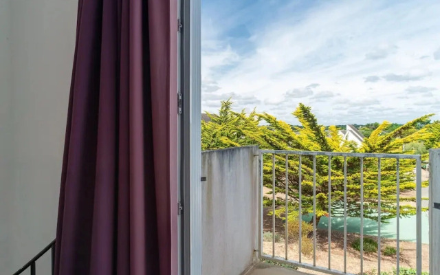 Retreat With Heated Pool & Coast