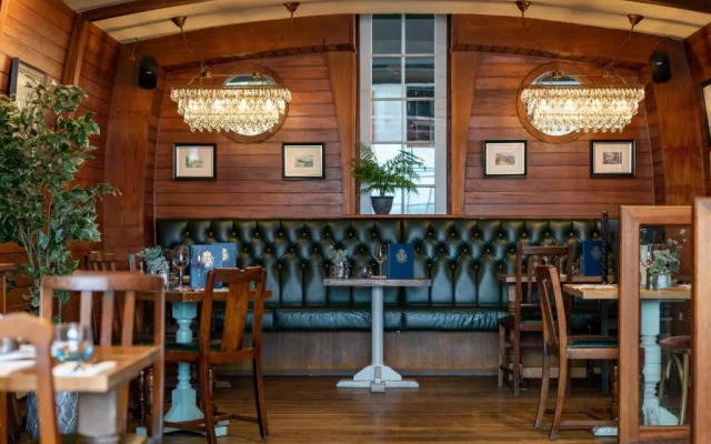 Old Court House Inn