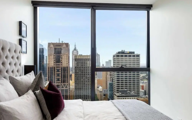 Luxuria Apartments - Collins House