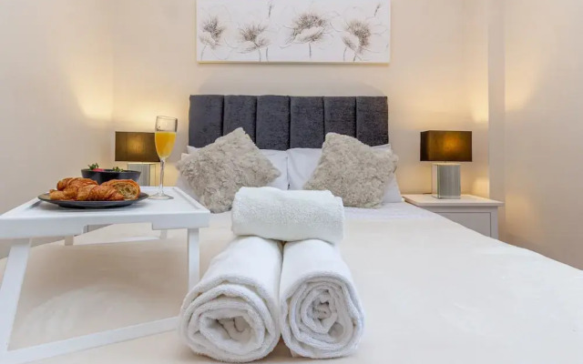 Worcester City Centre Apartment - 2 Bedrooms