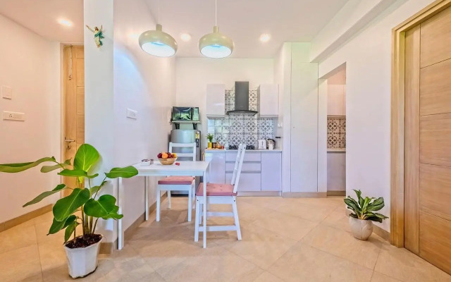 Tastefully Done 1BHK Apartment by tisyastays