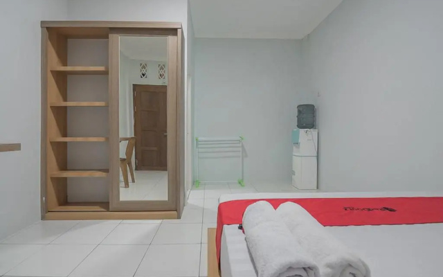 RedDoorz near RSUD Dr. Abdul Aziz
