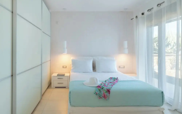 Caldera Blue Villa!!