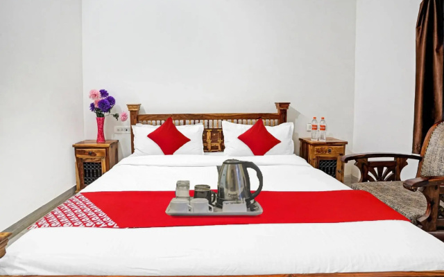 OYO Flagship 70101 The Royal Bharti Hotel
