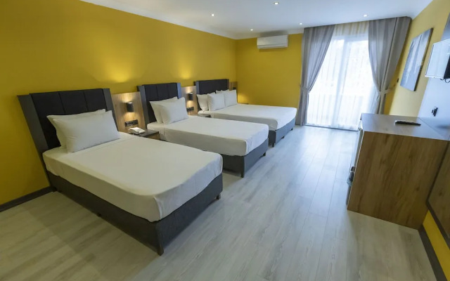 Roy Otel Akçay