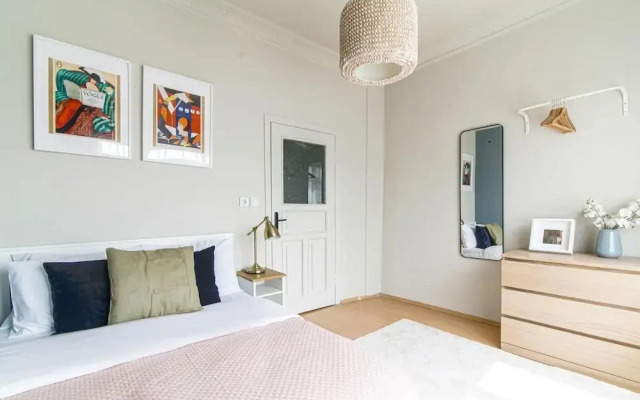 Chic and Cozy Flat Near Istiklal Street in Beyoglu