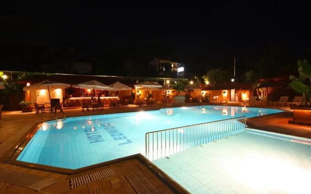 leonidas apartments and suites