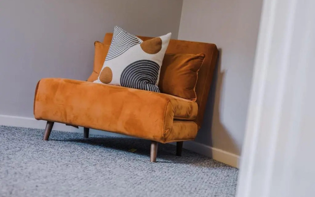 Host Apartments - Stylish Georgian Coach House