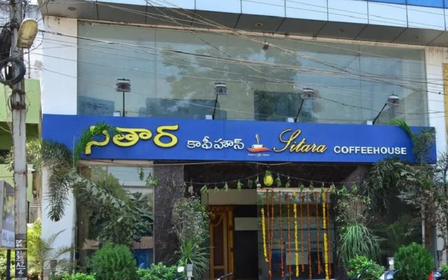 Hotel Sitara Grand