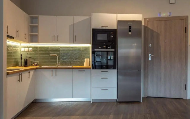 THE apartment 2 BDRS/2 BATHS luxury residence