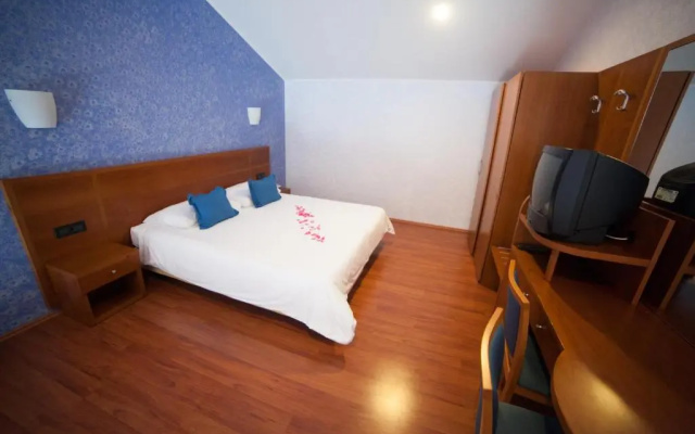 Hotel Zlatni Lav